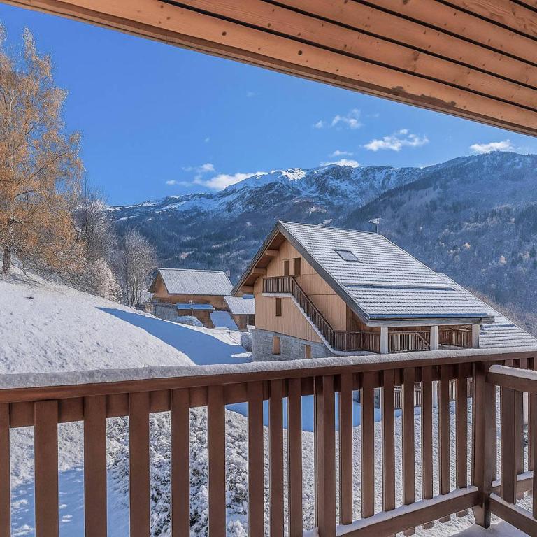 Appartement rénové 2 chambres près des pistes avec terrasse, WiFi et parking - FR-1-566-85 - Apartment - 3