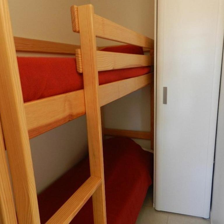 Studio au Lavandou, climatisé, avec terrasse vue mer et Wi-Fi - FR-1-251-879 - Apartment - 4