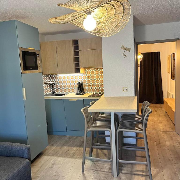 Studio rénové avec balcon, parking privé, proche des pistes - 4 pers - FR-1-737-103 - Studio - 1