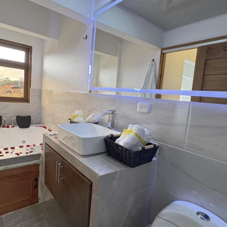 Hotel Boutique & Spa - VDL Colonial - Apartamento de 3 dormitorios con vistas a las montañas - 9