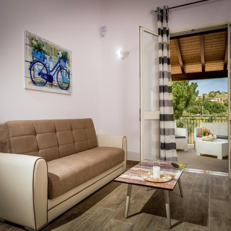 Holiday Home in Sicily with Pool & Garden - Casa Vacanze con 4 Camere da Letto - 2