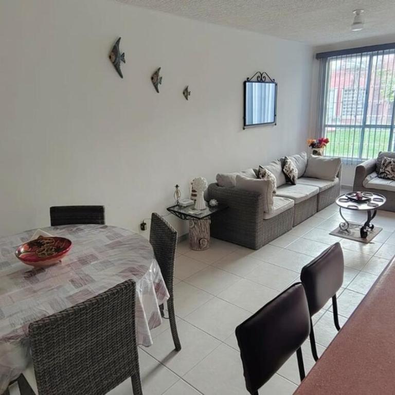 Casa con alberca en Zona Diamante - Casa de 3 dormitorios - 12