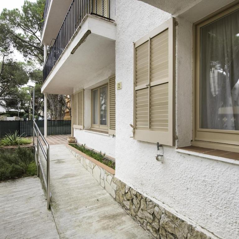 Planta baja en el centro de Platja d'Aro - Apartamento de 2 dormitorios - 2