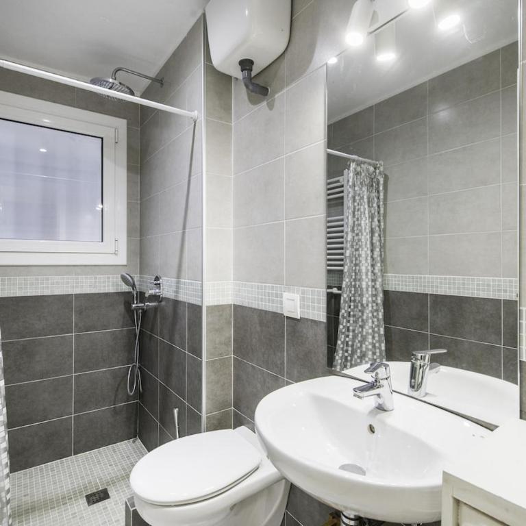 Planta baja en el centro de Platja d'Aro - Apartamento de 2 dormitorios - 4