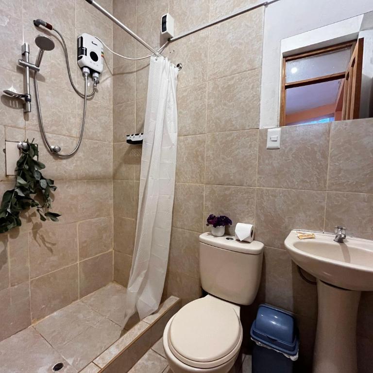 Casa Paqocha Garden - Ollantaytambo - Hot Water - Wifi - Cocina Compartida - Double Room with Private Bathroom - 9