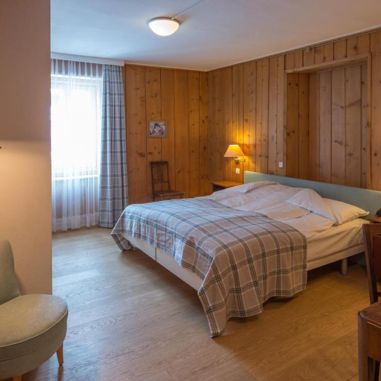 Hotel Post - Doppelzimmer mit Dusche - 1