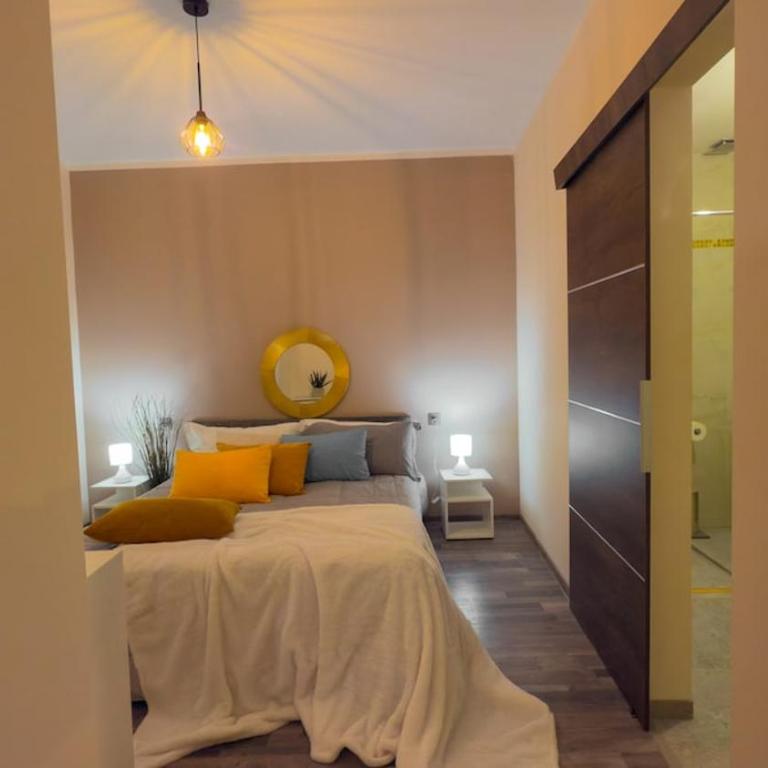 Residenza Santa Anastasia Green Piazza Erbe Lift & Balcony - Appartamento con 1 Camera da Letto con Vista - 52