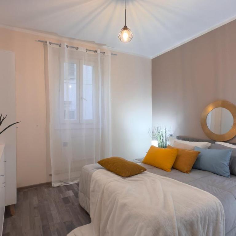 Residenza Santa Anastasia Green Piazza Erbe Lift & Balcony - Appartamento con 1 Camera da Letto con Vista - 56