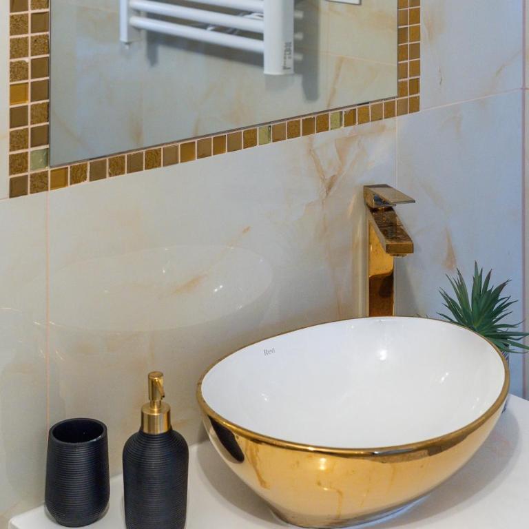 Residenza Santa Anastasia Green Piazza Erbe Lift & Balcony - Appartamento con 1 Camera da Letto con Vista - 58