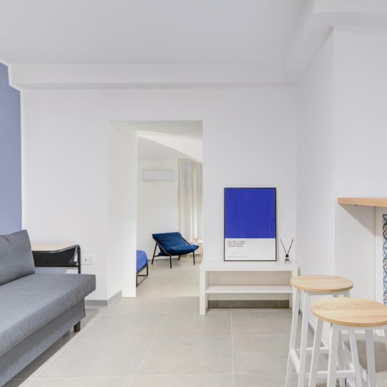 Cariati Blue a Chiaia, Piazza Plebiscito e Mare a piedi - Appartamento con 2 Camere da Letto - 1