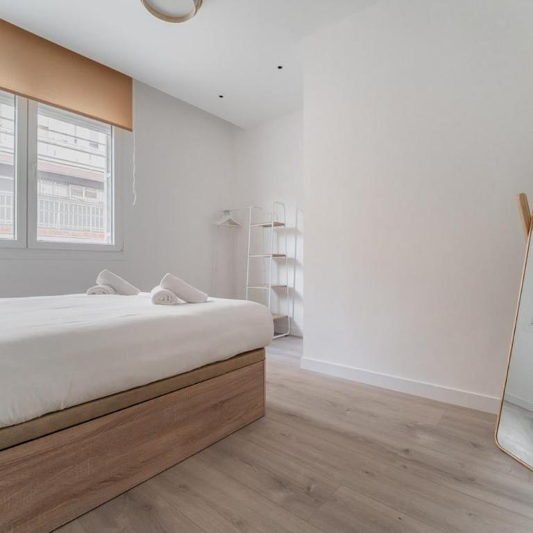 Comfortable charming - 2 Bdrs 2 Baths -Ventas - Two-Bedroom Apartment - 10
