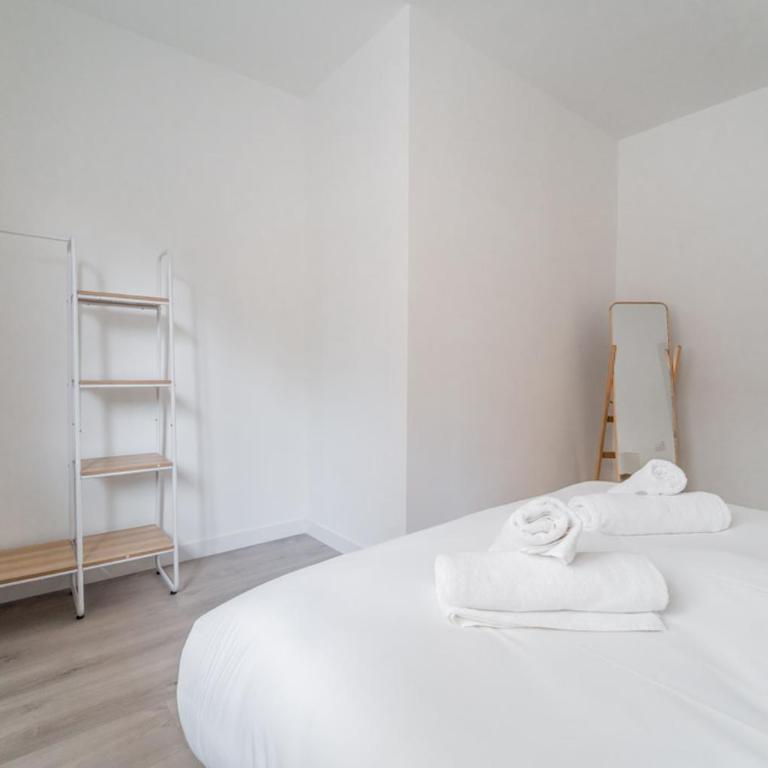 Comfortable charming - 2 Bdrs 2 Baths -Ventas - Two-Bedroom Apartment - 11