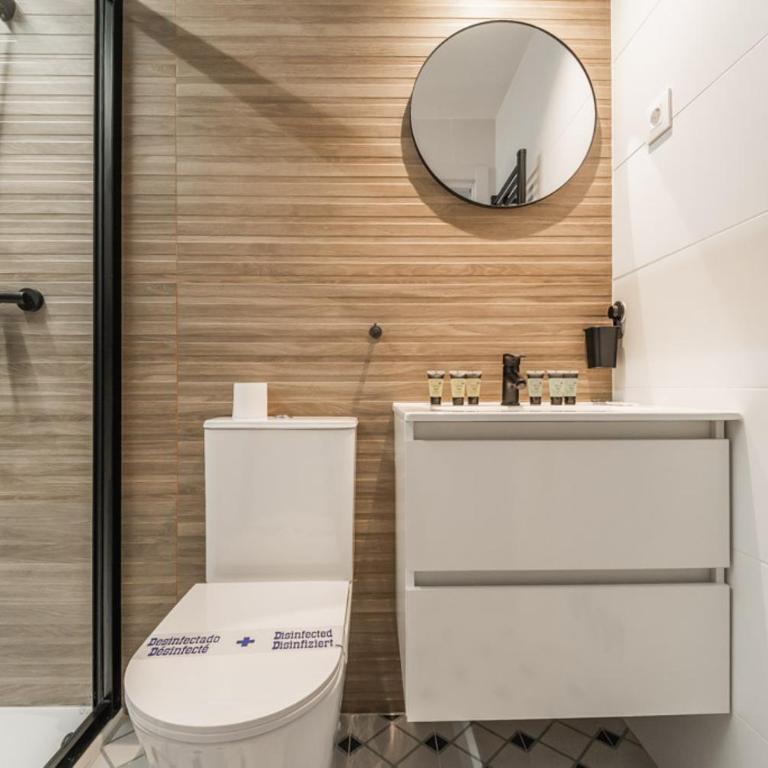 Comfortable charming - 2 Bdrs 2 Baths -Ventas - Two-Bedroom Apartment - 20