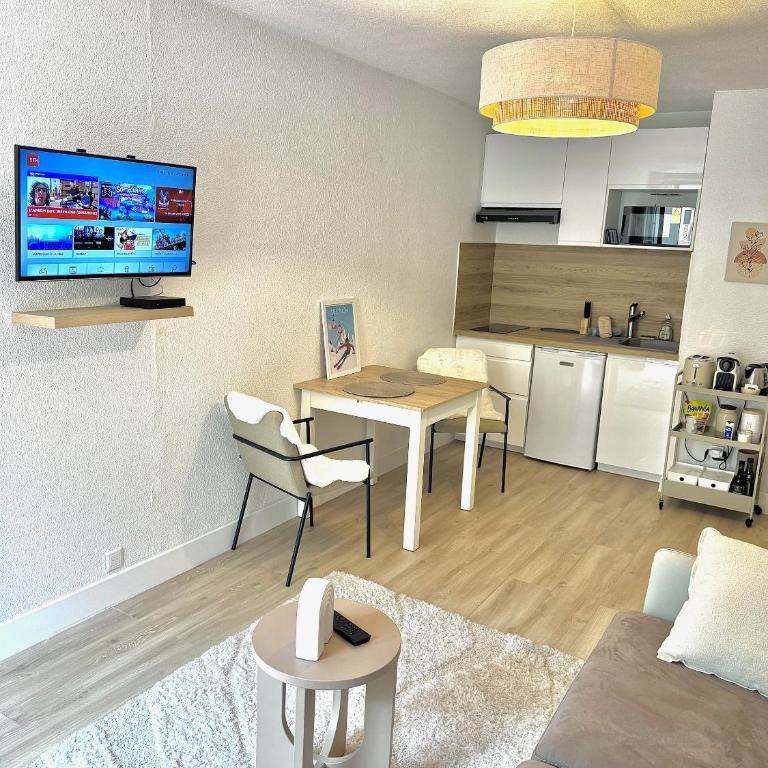 Studio 2 personnes parking balcon WIFI - One-Bedroom Apartment - 7