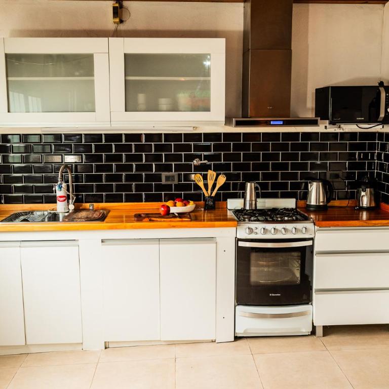 Casa tipo Estudio de concepto abierto, Centrica, Parrilla, Cochera Privada y Portón Eléctrico - Apartamento de 1 dormitorio - 7