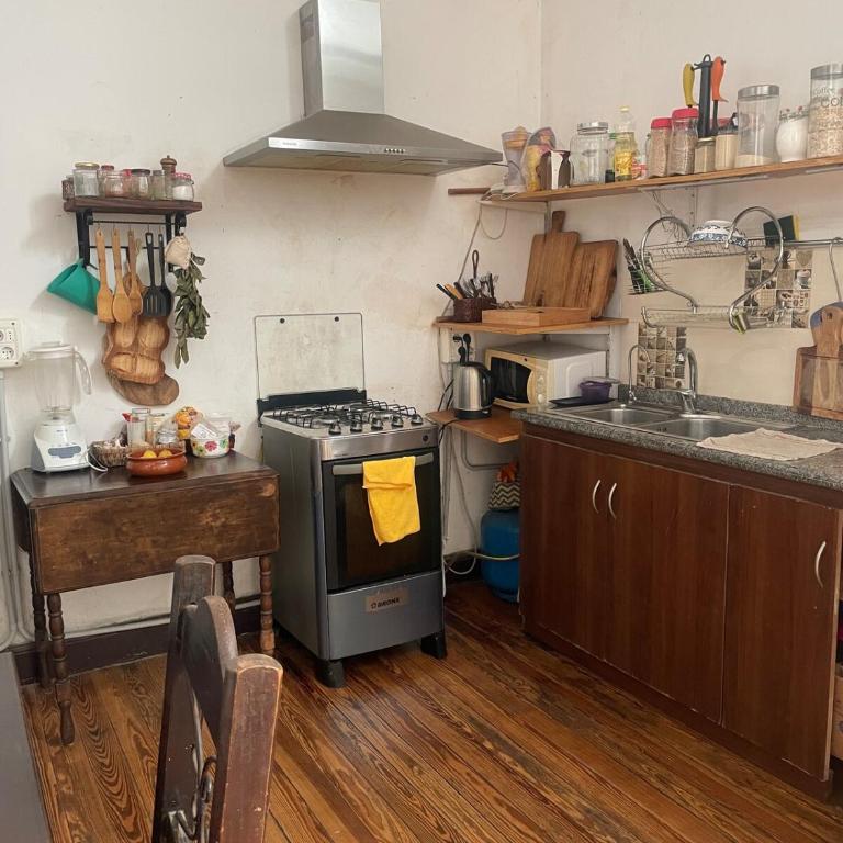 Very spacious house in Ciudad Vieja - One-Bedroom Apartment - 19