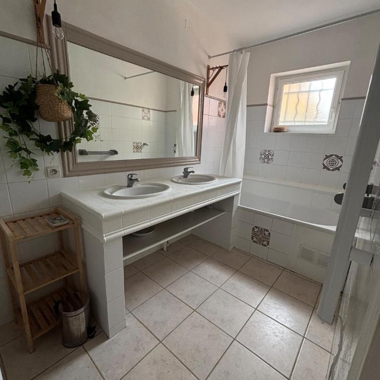Jolie maison avec piscine , proche du centre de Bédoin - Maison 5 Chambres - 5
