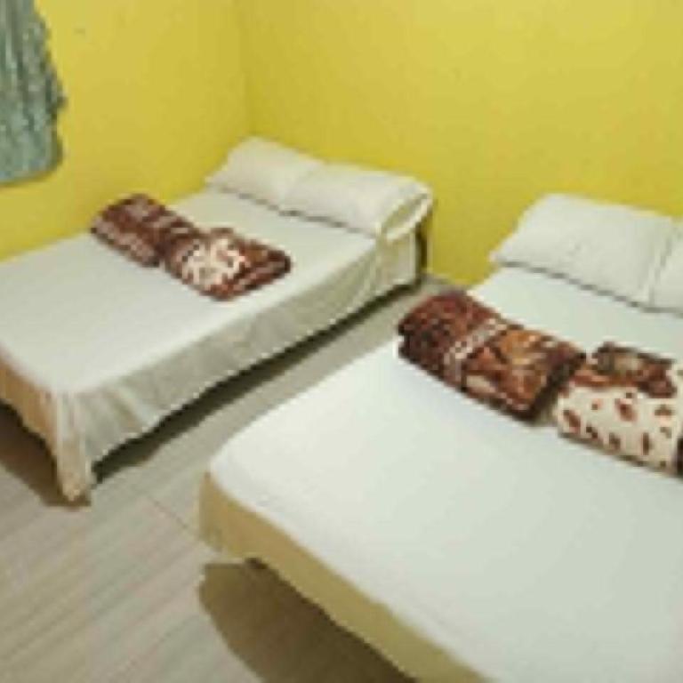 hostal rural Alejandría - Habitación Cuádruple con baño compartido - 4