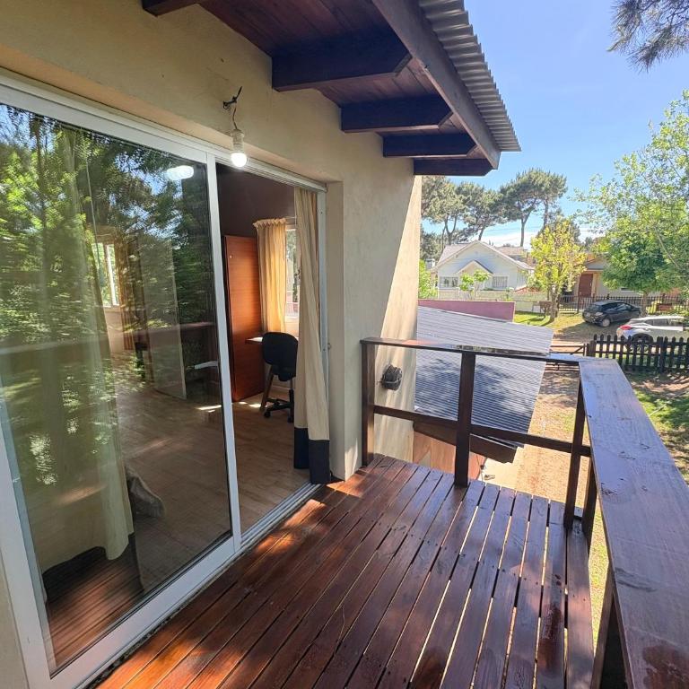 Dpto amplio en la naturaleza cerca del mar y del centro de Pinamar - One-Bedroom Apartment - 1