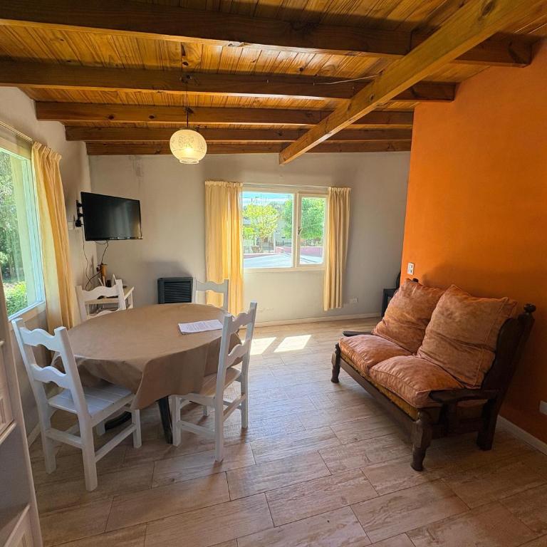 Dpto amplio en la naturaleza cerca del mar y del centro de Pinamar - One-Bedroom Apartment - 2