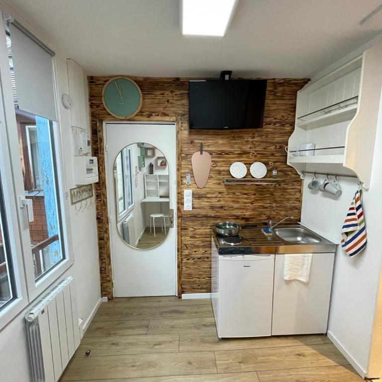 petit studio proche gare Strasbourg - One-Bedroom Apartment - 12