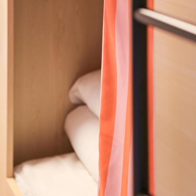Mustard Hostel - 4-Bed Mixed Dormitory Room - 3