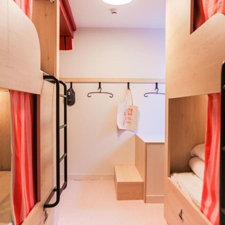 Mustard Hostel - 4-Bed Mixed Dormitory Room - 1