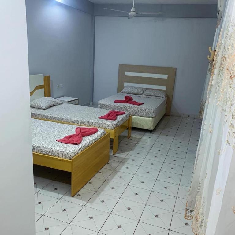 Hotel Las Colonias - Consultas de Disponibilidad al DM de nuestras Redes Sociales - Classic Quadruple Room - 3