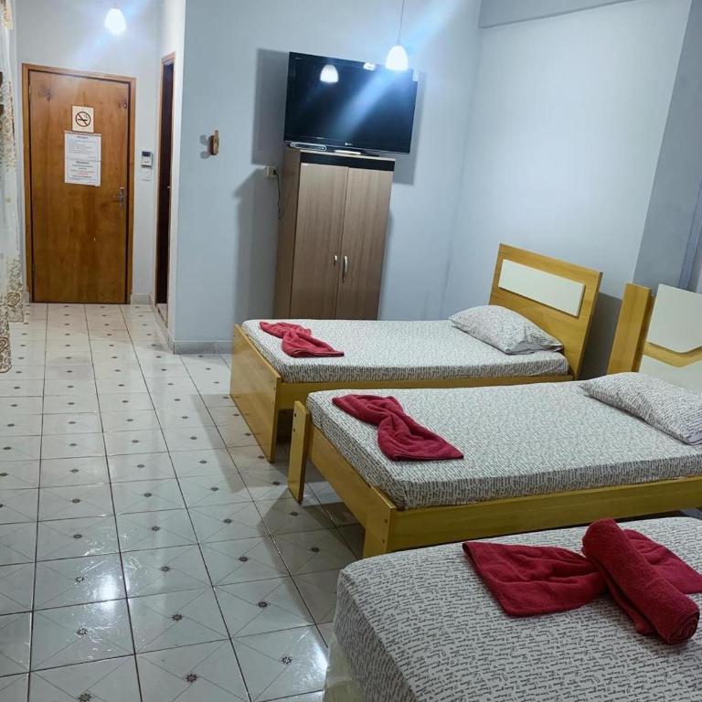 Hotel Las Colonias - Consultas de Disponibilidad al DM de nuestras Redes Sociales - Classic Quadruple Room - 4