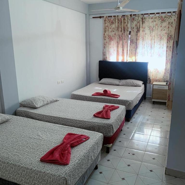 Hotel Las Colonias - Consultas de Disponibilidad al DM de nuestras Redes Sociales - Classic Quadruple Room - 2