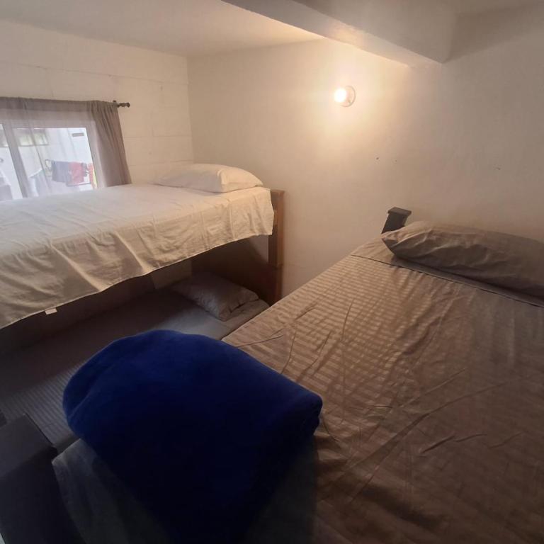 Hostal Naty luna - sede alterna - Cama en habitación femenina compartida de 4 camas - 2