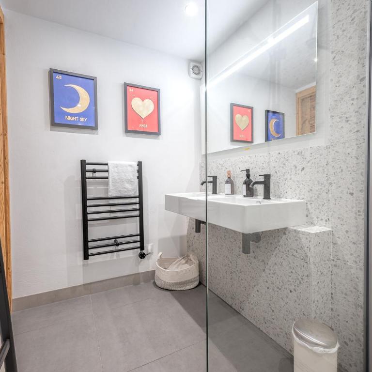 Hot tub, Sauna, Private shuttle and Privacy - 14 ppl - Stunning Ferme Liberté - Chalet - 19