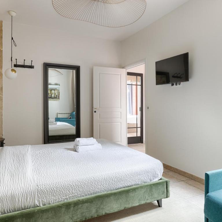 MyKeypers - Authentic Deluxe 2BR Flat - Rue Montorgueil - Three-Bedroom Apartment - 24