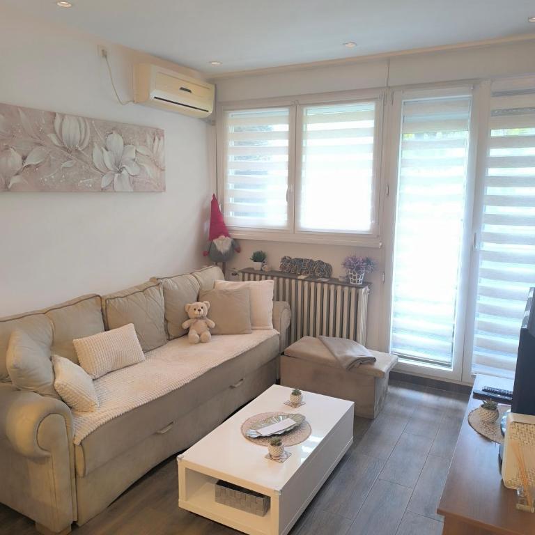 Nina Urban Apartment-Novi Beograd - One-Bedroom Apartment - 4