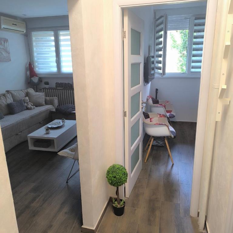 Nina Urban Apartment-Novi Beograd - One-Bedroom Apartment - 2