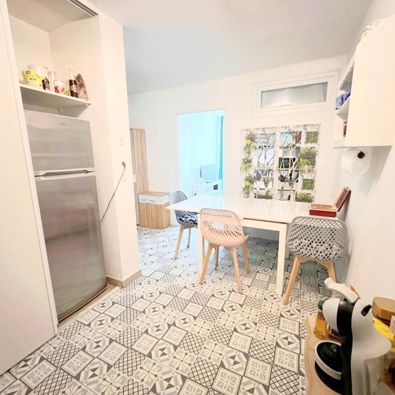 Apt au calme, 2-3 chambres, Sauna, 2 parkings, bus sur place - Appartement avec Vue et Balcon - 22