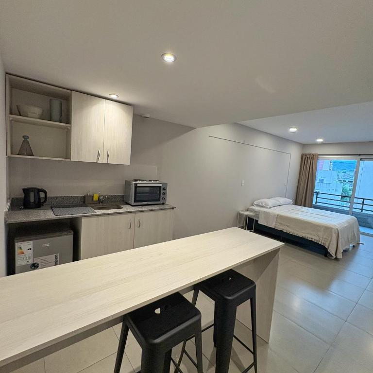 Studio con estilo, wifi rápido y ubicación perfecta - One-Bedroom Apartment - 1