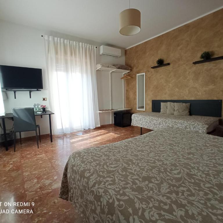 Bed & Breakfast Fontanarossa Airport -Private Parking- - Triple Room with Terrace - 4