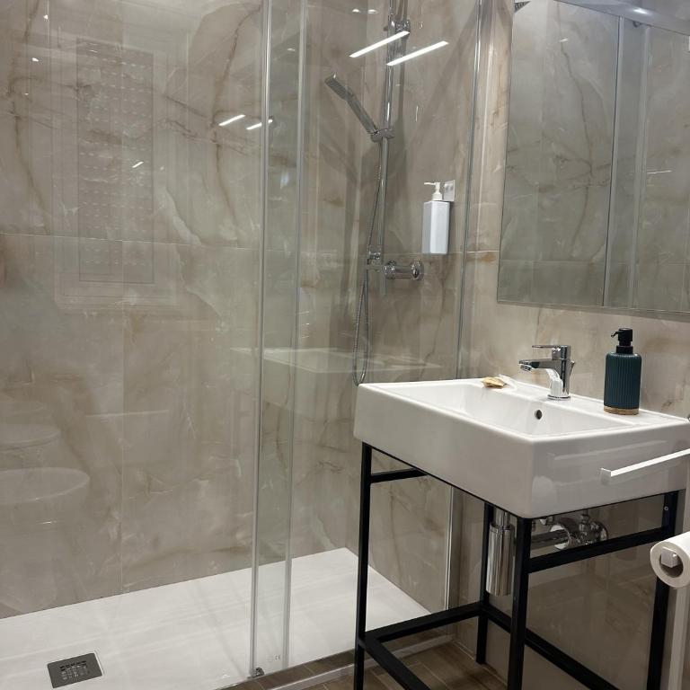 Charm Airport - Camera Tripla con Bagno Privato - 5