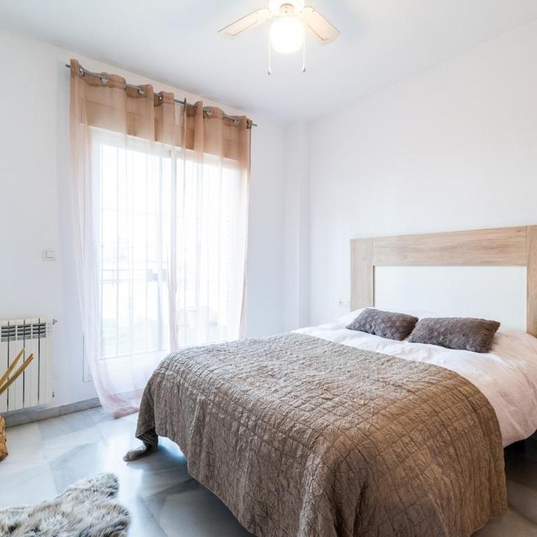 Granada capital next to Albaicín, free parking - Three-Bedroom Apartment - 18