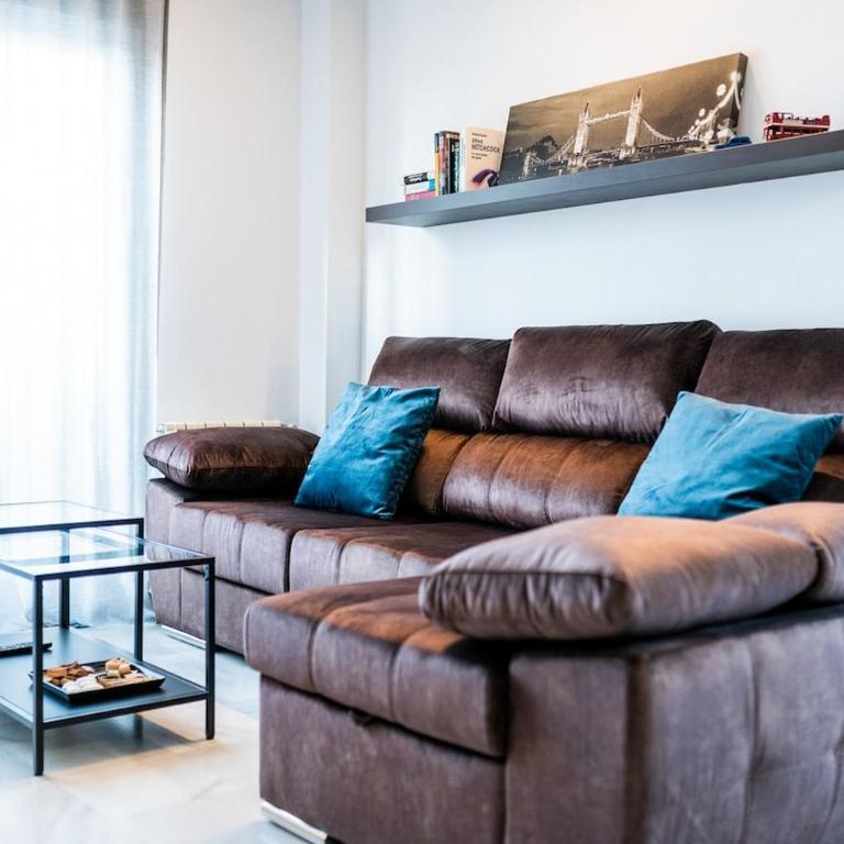 Granada capital next to Albaicín, free parking - Three-Bedroom Apartment - 5