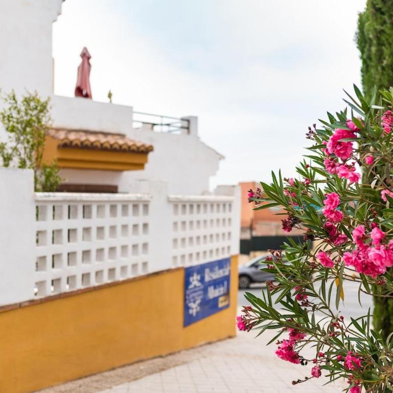 Granada capital next to Albaicín, free parking - Three-Bedroom Apartment - 59