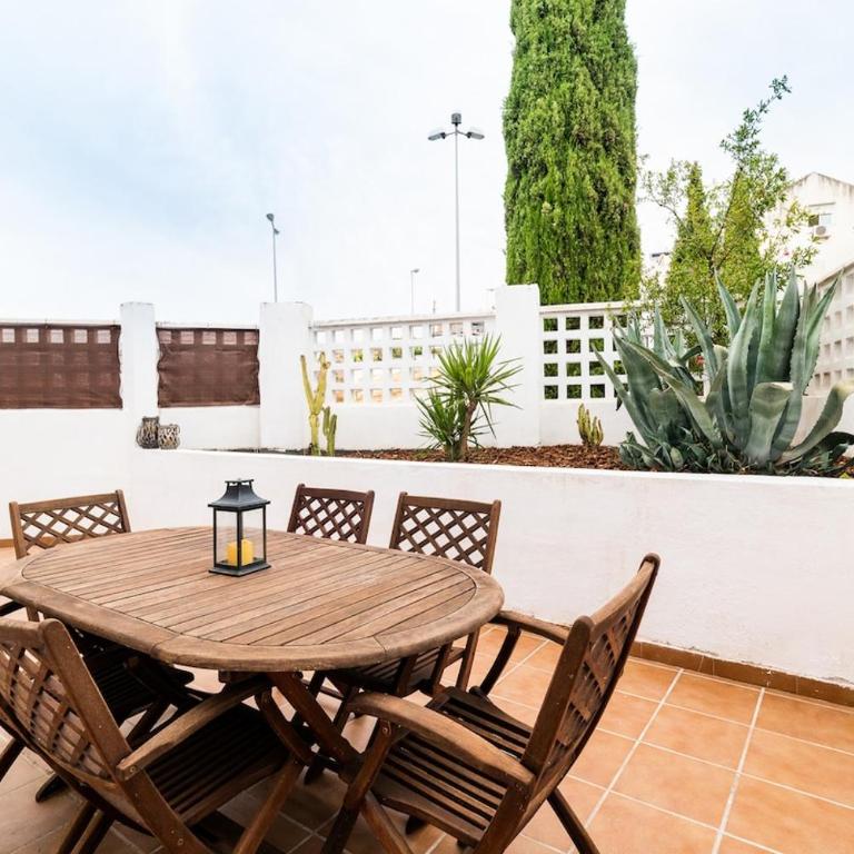 Granada capital next to Albaicín, free parking - Three-Bedroom Apartment - 16