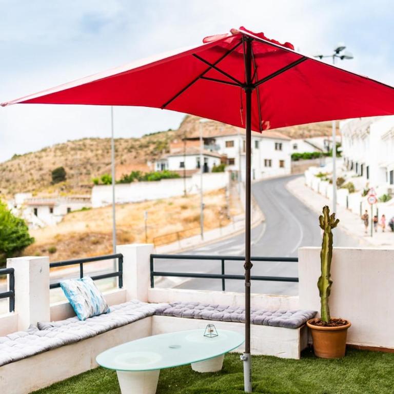 Granada capital next to Albaicín, free parking - Three-Bedroom Apartment - 31