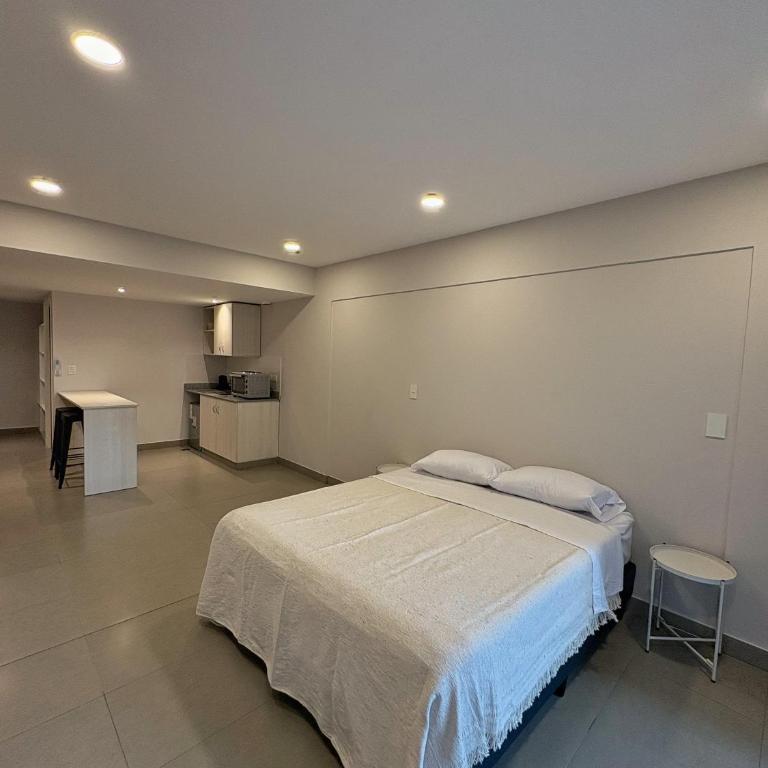 Studio confortable con wifi, balcón y ubicación top - One-Bedroom Apartment - 8