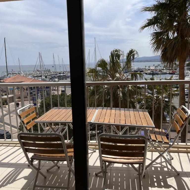 Le Capitole B 302, studio 26m2, clim, 2 adultes 2 enfants - Monolocale con Vista Mare - 1