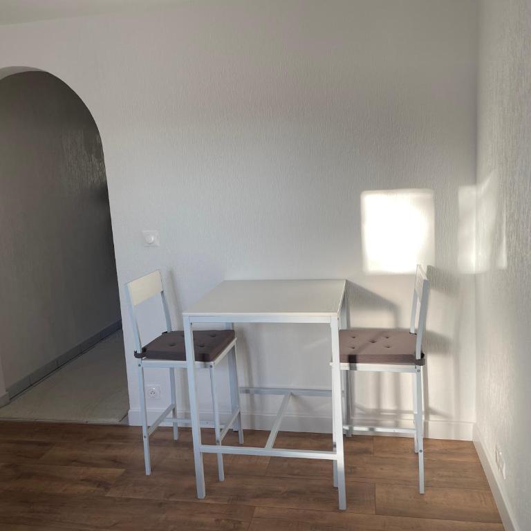 Le palmier - One-Bedroom Apartment - 5