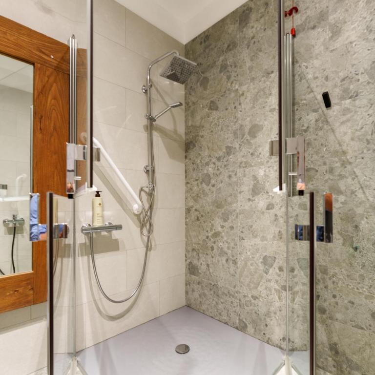 Maison Poluc Boutique Hotel - Camera Quadrupla con Accesso Disabili - 3
