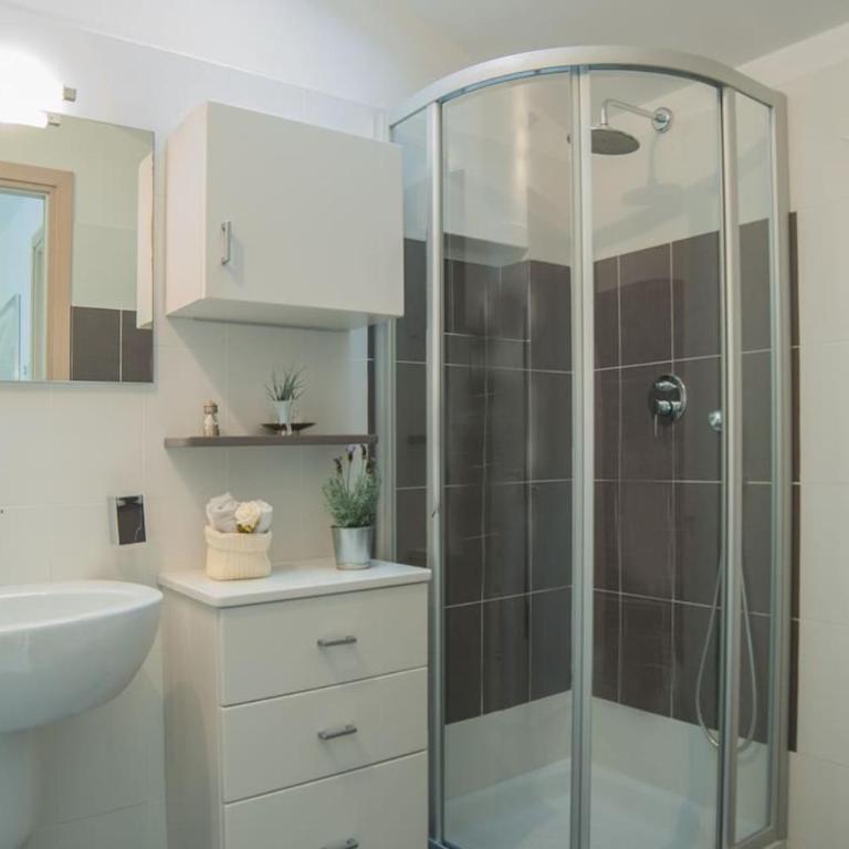 Apartment with terrace SAN FREDIANO AREA -4 people - Appartamento con 1 Camera da Letto - 3
