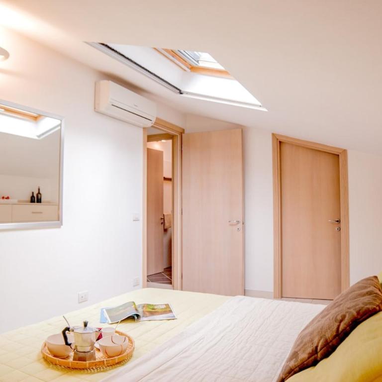 Apartment with terrace SAN FREDIANO AREA -4 people - Appartamento con 1 Camera da Letto - 4